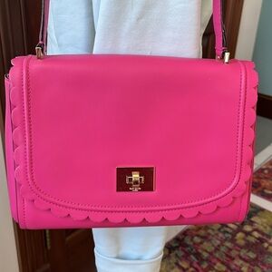Kate Spade  Scalloped front flap  shoulder bag  Bright pink  Gold tone HW Turn L